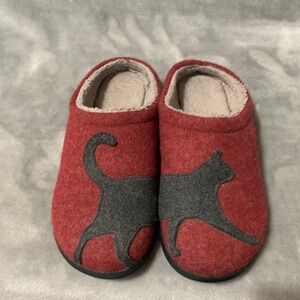 L.L.Bean Women's Red Cat Slippers US 10 M Wool Blend Faux Fur Lined House Shoes